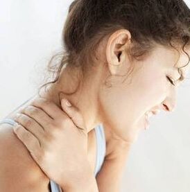 Die Hals -Osteochondose führt dazu, die Nerven am Hals zu kneifen